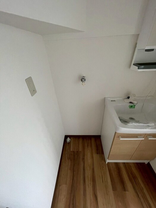 物件内観写真12　(洗濯機置場)