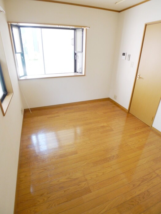 物件内観写真10　(室内からの展望)