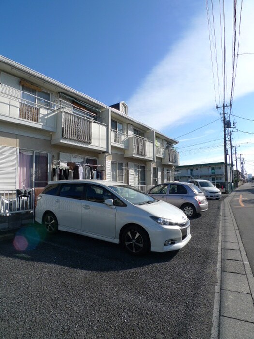 物件外観写真5　(駐車場)