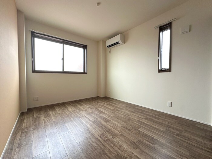 物件内観写真10　(居室)