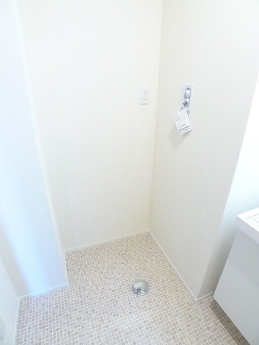 物件内観写真13　(洗濯機置場)