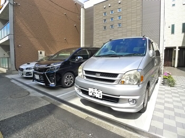 物件外観写真5　(駐車場)