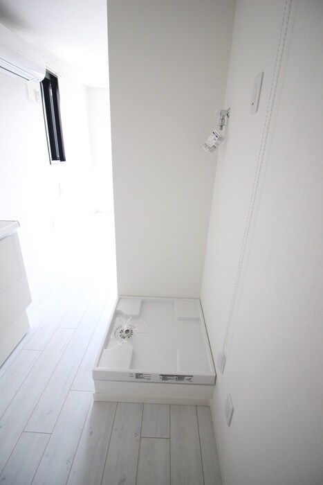 物件内観写真16　(洗濯機置場)