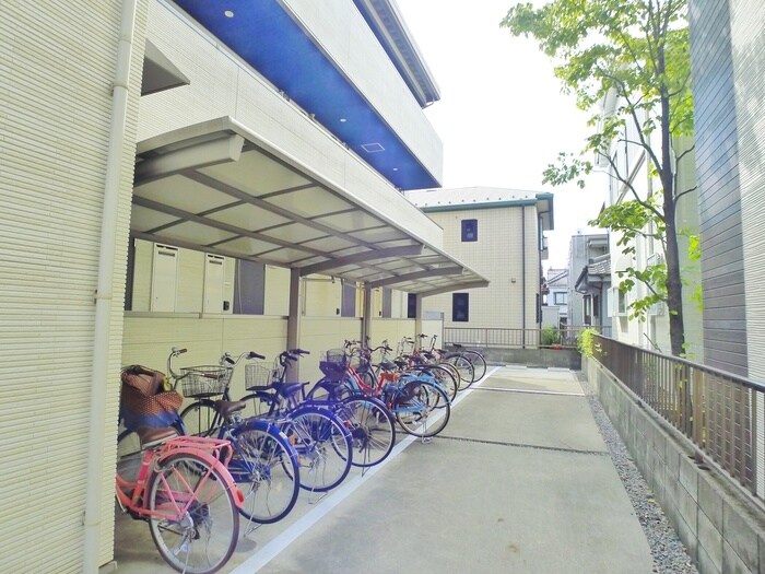 物件外観写真3　(駐輪場)