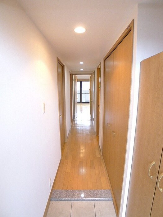 物件内観写真13　(廊下)