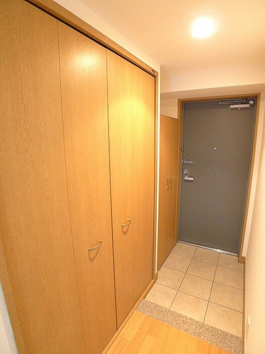 物件内観写真16　(玄関)