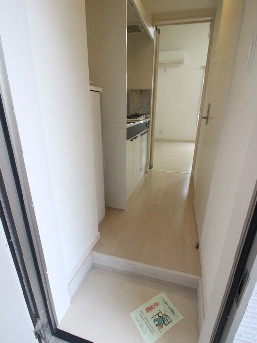 物件内観写真9　(玄関)