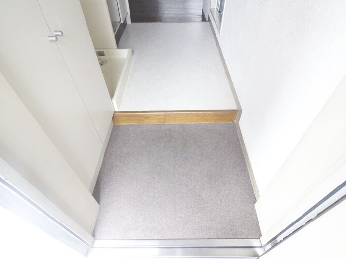 物件内観写真15　(玄関)