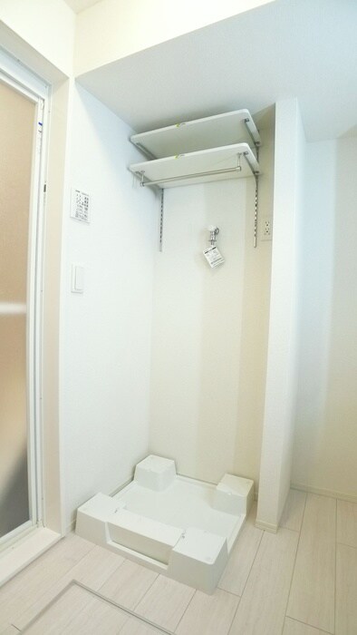 物件内観写真15　(洗濯機置場)