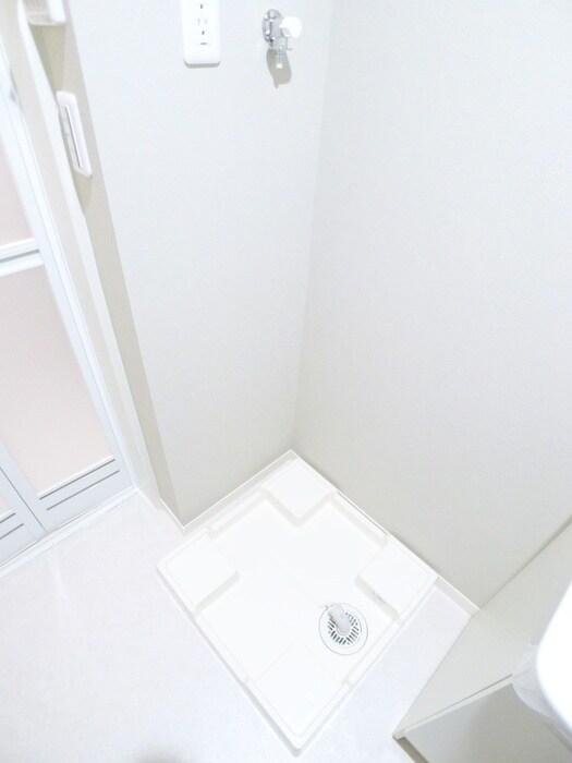物件内観写真15　(洗濯機置場)