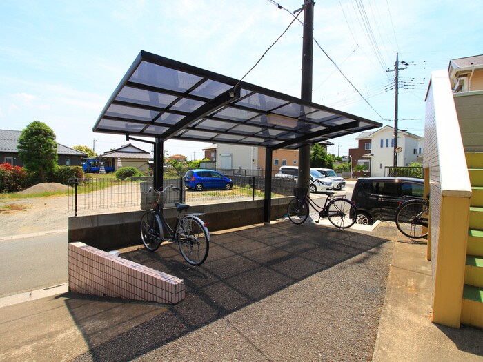 物件外観写真5　(駐輪場)