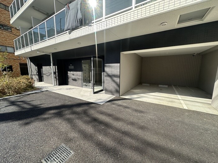 物件外観写真2　(駐車場)