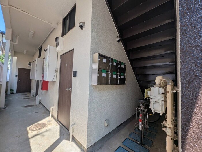 物件外観写真4　(エントランス部分)