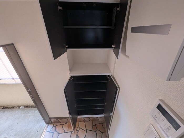 物件内観写真15　(靴箱)