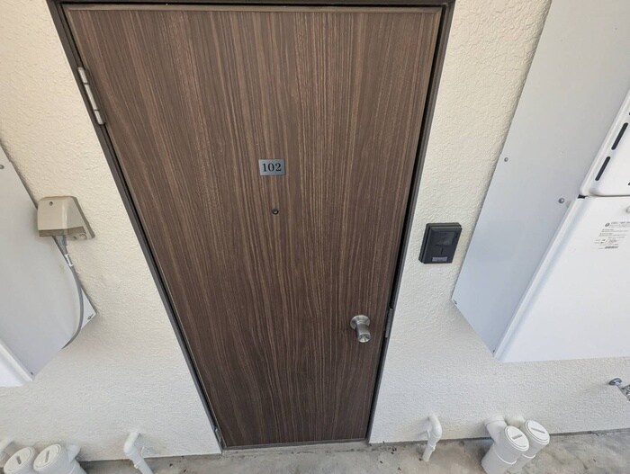 物件内観写真17　(玄関)