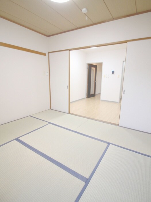 物件内観写真9　(居室)