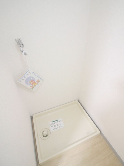 物件内観写真16　(洗濯機置場)