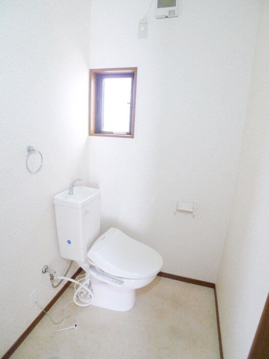 物件内観写真9　(トイレ)