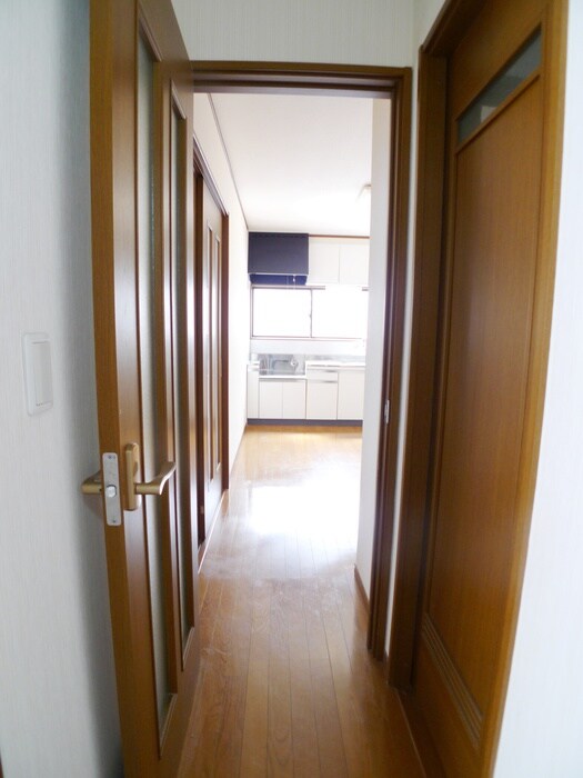 物件内観写真13　(廊下)