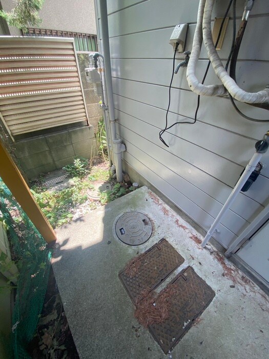 物件内観写真11　(洗濯機置場)