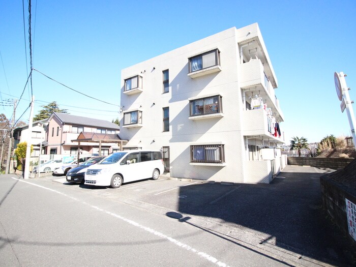 物件外観写真5　(駐車場)