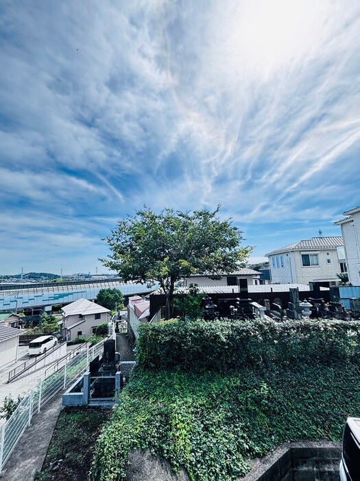 物件内観写真16　(室内からの展望)