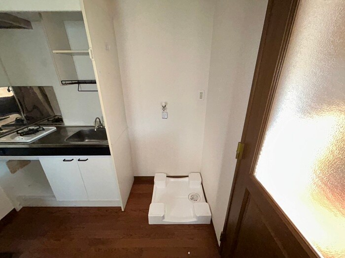 物件内観写真14　(洗濯機置場)