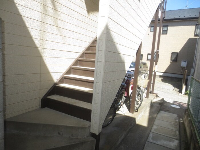 物件外観写真2　(エントランス部分)
