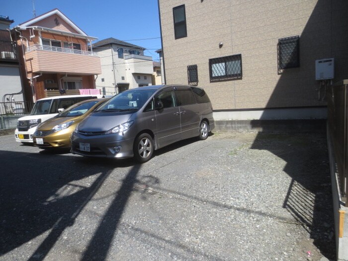物件外観写真3　(駐車場)