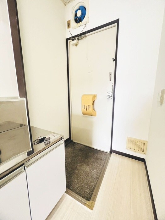 物件内観写真15　(玄関)