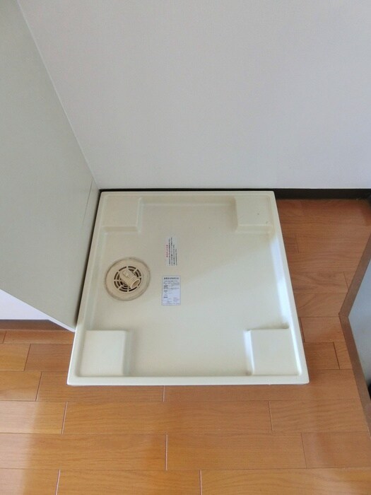 物件内観写真11　(洗濯機置場)