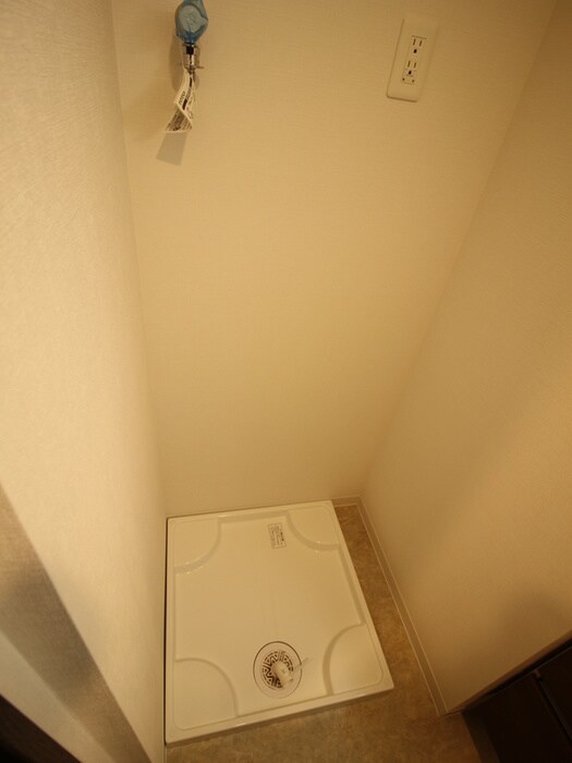 物件内観写真12　(洗濯機置場)