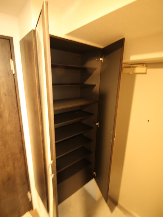 物件内観写真15　(靴箱)