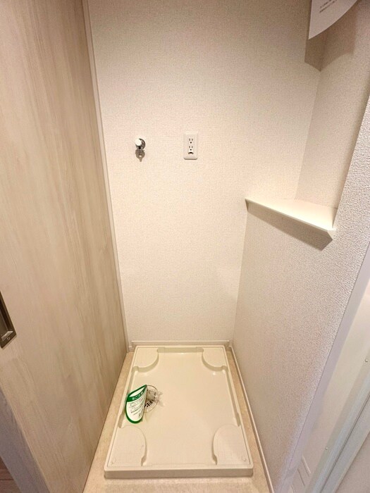 物件内観写真13　(洗濯機置場)