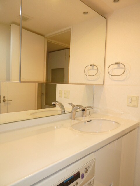 物件内観写真13　(洗面)