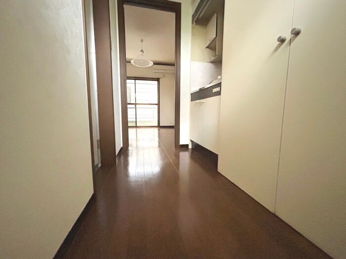 物件内観写真18　(廊下)