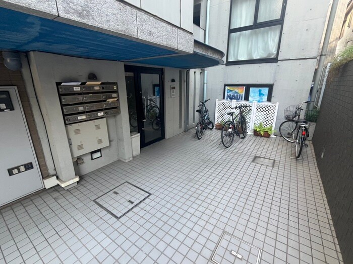 物件外観写真3　(駐輪場)