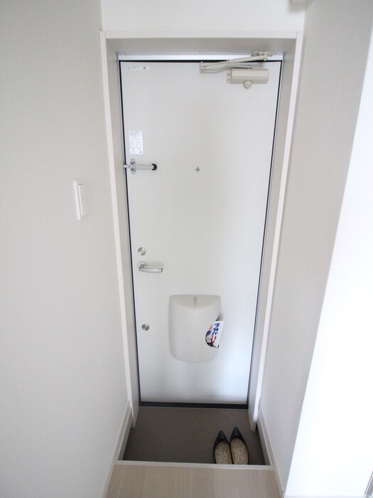 物件内観写真13　(玄関)