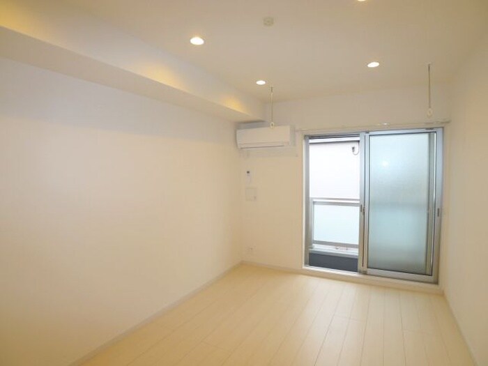 物件内観写真8　(室内からの展望)