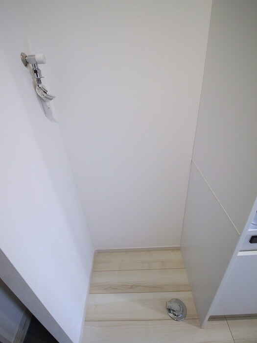 物件内観写真16　(洗濯機置場)