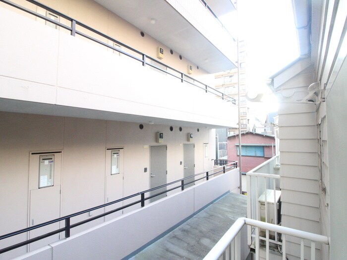 ハイム神奈川の室内からの展望