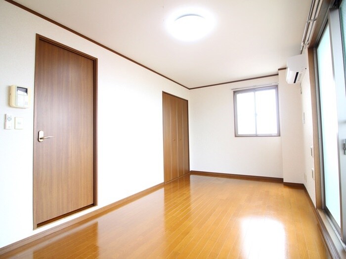 物件内観写真4　(居室)