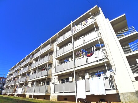 ビレッジハウス小中台３号棟外観写真