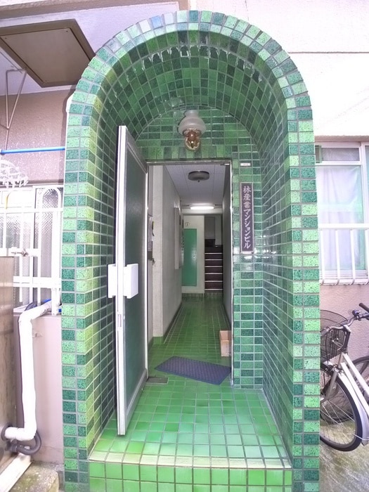 物件外観写真2　(エントランス部分)