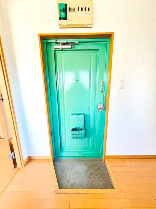 物件内観写真13　(玄関)