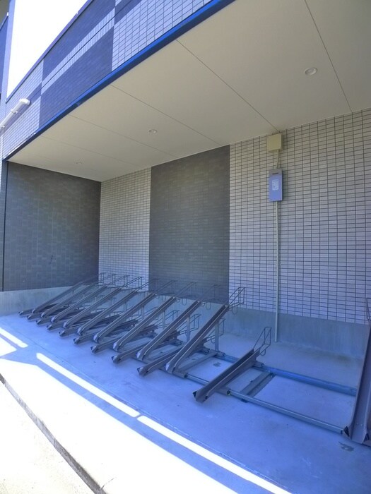 物件外観写真6　(駐輪場)