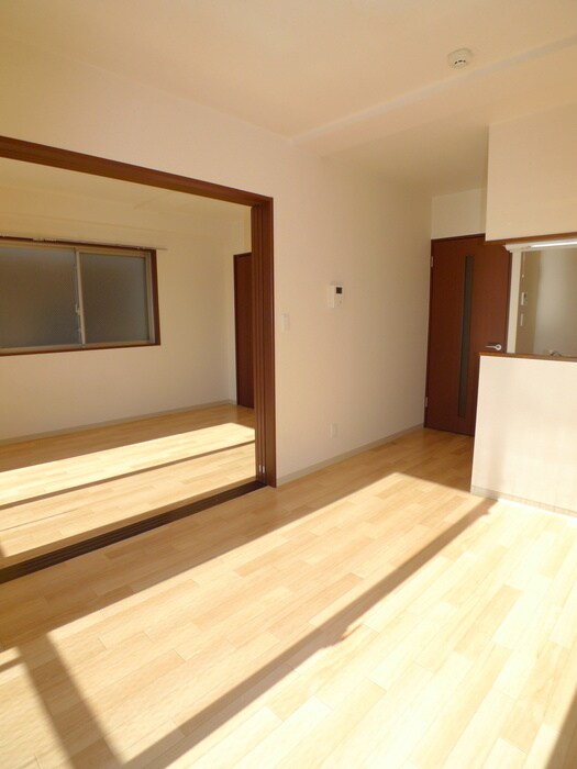 物件内観写真8　(玄関)