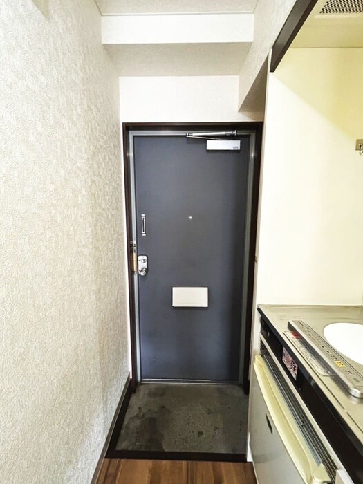 物件内観写真7　(玄関)