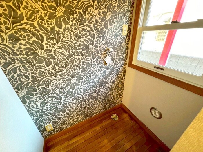 物件内観写真13　(洗濯機置場)