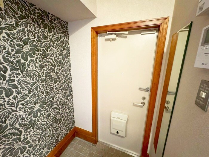 物件内観写真15　(玄関)